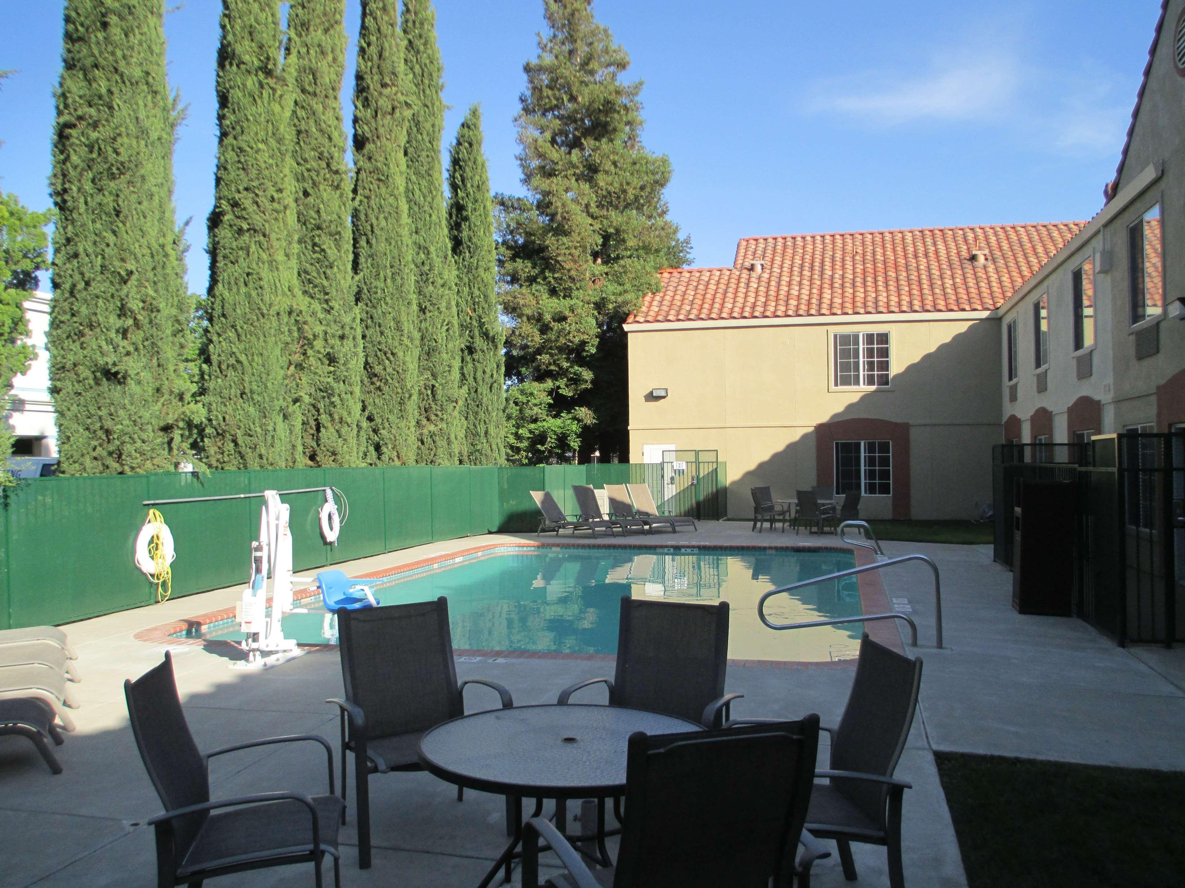 Best Western Brentwood Inn Dış mekan fotoğraf
